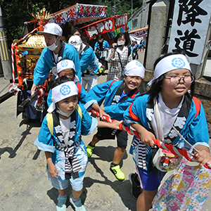 子ども神輿巡幸